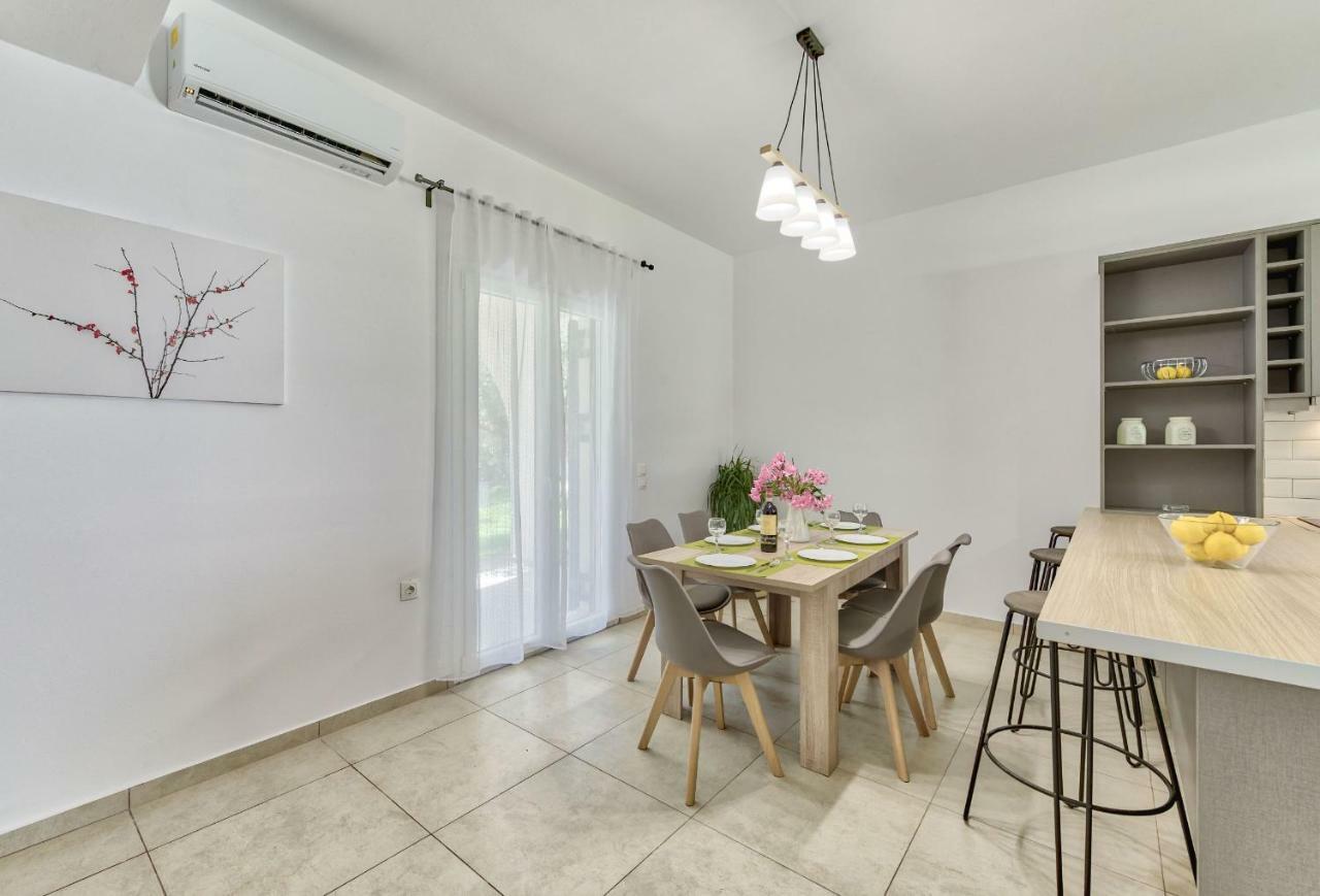 Vardavilla Lithakia  Exteriör bild